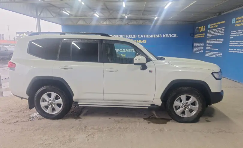 Toyota Land Cruiser 2023 года за 47 000 000 тг. в Алматы фото 4