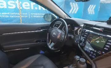 Toyota Camry 2019 года за 15 000 000 тг. в Алматы фото 5