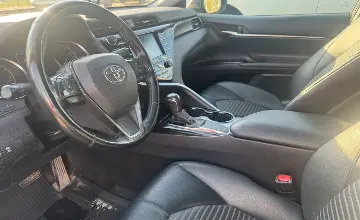 Toyota Camry 2020 года за 11 800 000 тг. в Астана