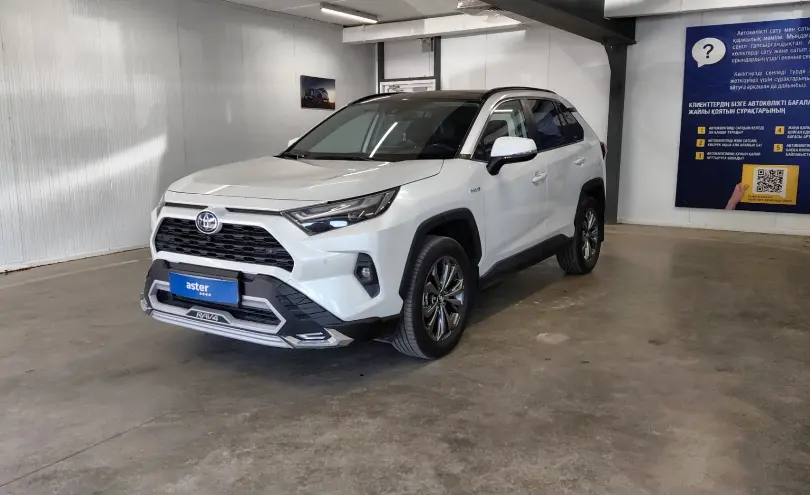 Toyota RAV4 2024 года за 19 000 000 тг. в Астана