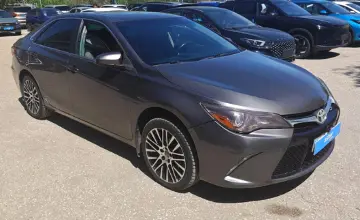 Toyota Camry 2015 года за 7 900 000 тг. в Актобе фото 3