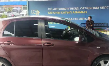 Toyota Yaris 2010 года за 4 200 000 тг. в Талдыкорган фото 4