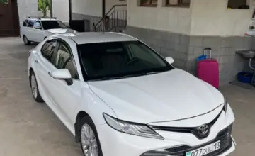 Toyota Camry 2018 года за 10 500 000 тг. в Шымкент фото 3