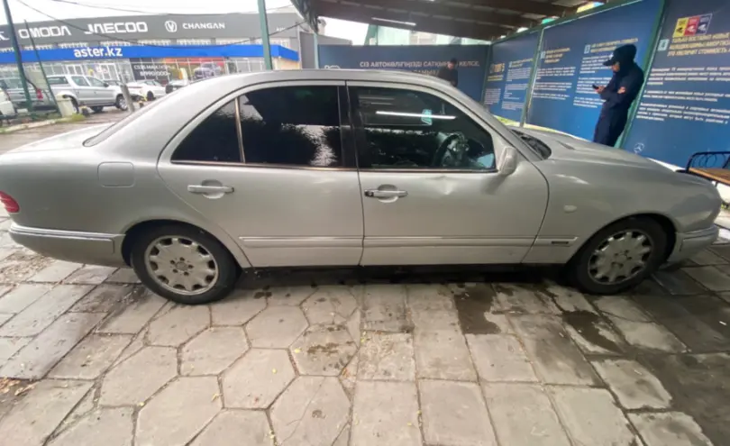 Mercedes-Benz E-Класс 1997 года за 1 500 000 тг. в Талдыкорган фото 4