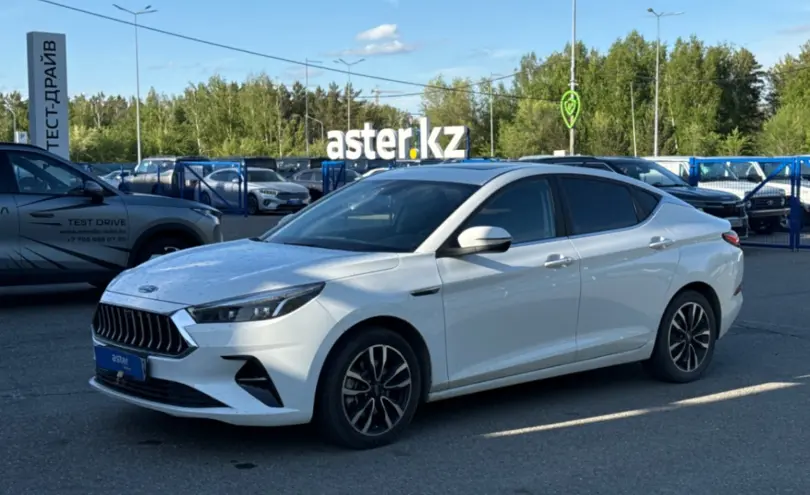JAC J7 2023 года за 5 000 000 тг. в Усть-Каменогорск
