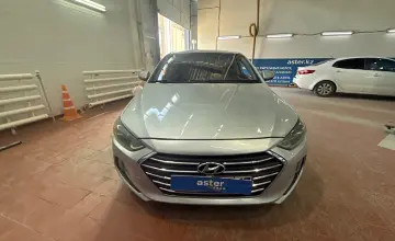 Hyundai Elantra 2018 года за 5 600 000 тг. в Астана фото 2