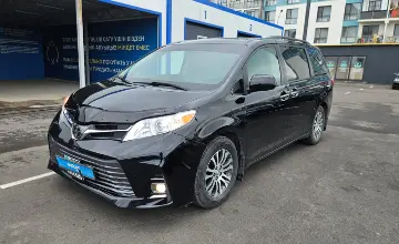 Toyota Sienna 2017 года за 16 850 000 тг. в Алматы фото 1