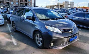 Toyota Sienna 2018 года за 14 500 000 тг. в Астана фото 2