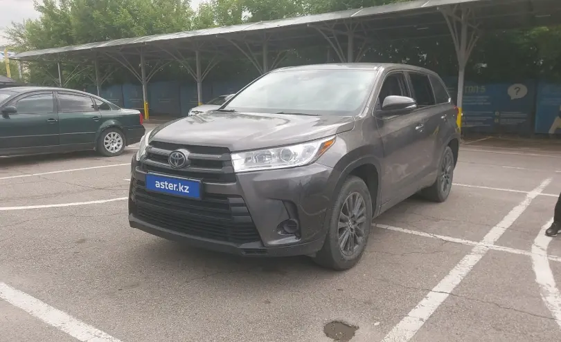 Toyota Highlander 2016 года за 13 600 000 тг. в Алматы