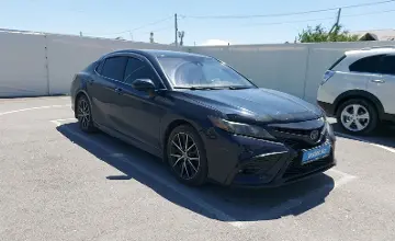 Toyota Camry 2020 года за 10 200 000 тг. в Шымкент фото 2