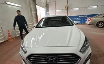 Hyundai Sonata 2019 года за 8 500 000 тг. в Астана фото 2