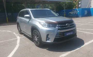 Toyota Highlander 2018 года за 14 000 000 тг. в Алматы фото 2