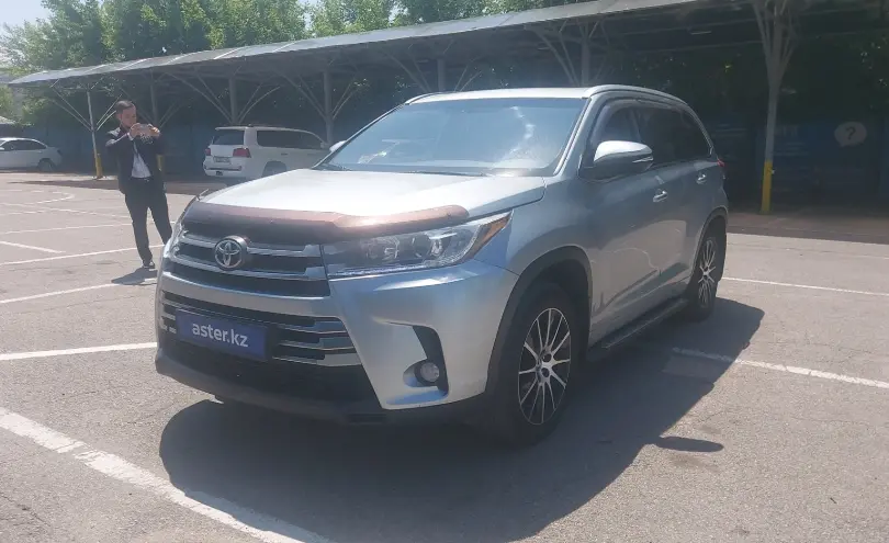 Toyota Highlander 2018 года за 14 000 000 тг. в Алматы