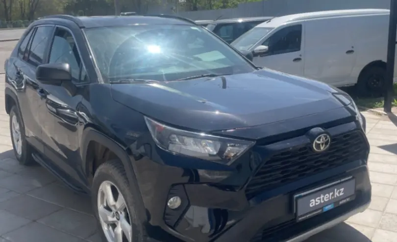 Toyota RAV4 2020 года за 13 000 000 тг. в Уральск фото 3