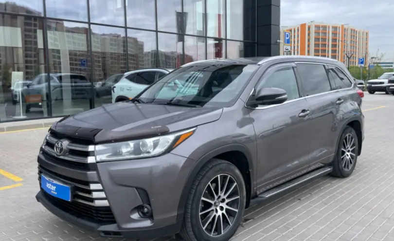 Toyota Highlander 2018 года за 16 200 000 тг. в Астана