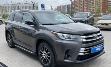 Toyota Highlander 2018 года за 16 200 000 тг. в Астана фото 3