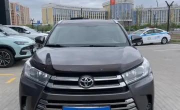 Toyota Highlander 2018 года за 16 200 000 тг. в Астана фото 2