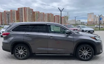 Toyota Highlander 2018 года за 16 200 000 тг. в Астана фото 4