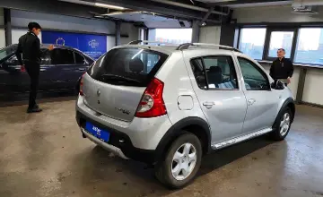 Renault Sandero 2014 года за 2 700 000 тг. в Астана фото 3