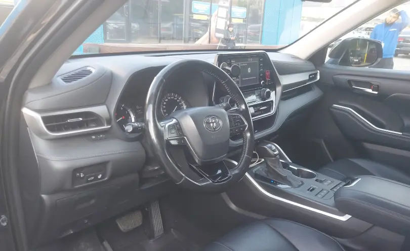 Toyota Highlander 2021 года за 25 000 000 тг. в Алматы фото 5
