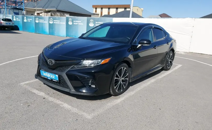 Toyota Camry 2018 года за 11 500 000 тг. в Шымкент