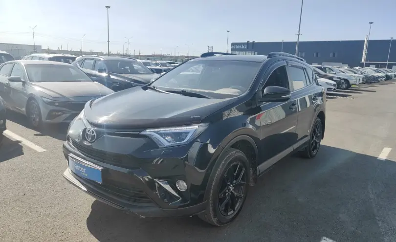 Toyota RAV4 2019 года за 10 500 000 тг. в Алматы