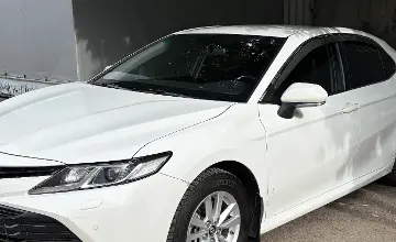 Toyota Camry 2018 года за 10 000 000 тг. в Алматы фото 2