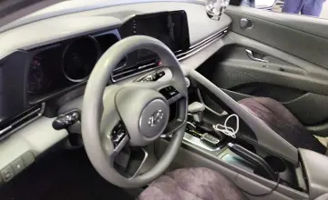 Hyundai Elantra 2021 года за 8 200 000 тг. в Астана фото 5