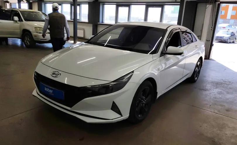 Hyundai Elantra 2021 года за 8 200 000 тг. в Астана