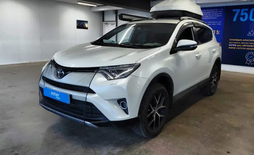 Toyota RAV4 2017 года за 11 000 000 тг. в Астана