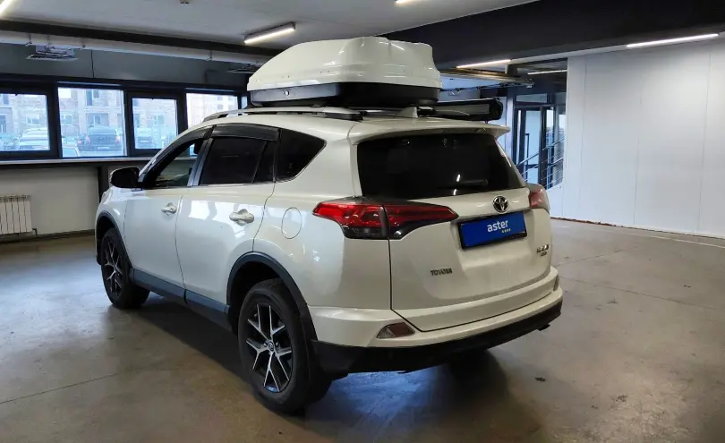 Toyota RAV4 2017 года за 11 000 000 тг. в Астана фото 4