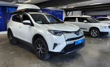 Toyota RAV4 2017 года за 11 000 000 тг. в Астана фото 2