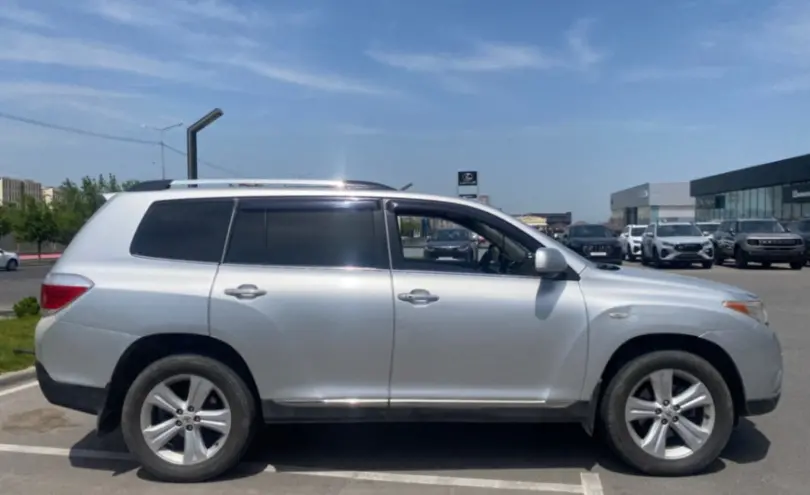 Toyota Highlander 2012 года за 10 000 000 тг. в Шымкент фото 4