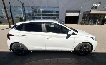 Hyundai i20 2023 года за 7 800 000 тг. в Караганда фото 4