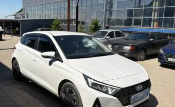 Hyundai i20 2023 года за 7 800 000 тг. в Караганда фото 3
