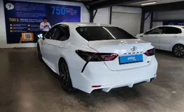Toyota Camry 2018 года за 11 000 000 тг. в Астана фото 4