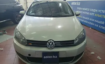 Volkswagen Golf 2010 года за 3 800 000 тг. в Астана фото 2