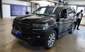 Toyota Land Cruiser 2017 года за 33 000 000 тг. в Астана фото 1