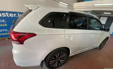Mitsubishi Outlander 2022 года за 10 500 000 тг. в Астана фото 4