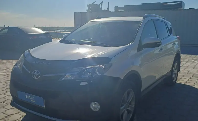 Toyota RAV4 2015 года за 8 900 000 тг. в Караганда