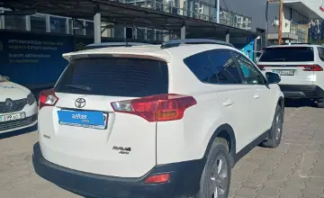 Toyota RAV4 2015 года за 8 900 000 тг. в Караганда