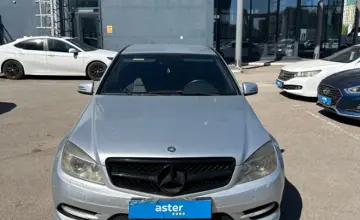 Mercedes-Benz C-Класс 2010 года за 4 200 000 тг. в Астана фото 2