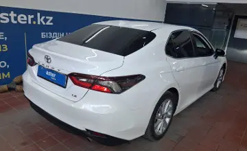 Toyota Camry 2021 года за 14 000 000 тг. в Астана
