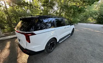 Kia Carnival 2024 года за 21 000 000 тг. в Алматы