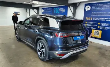 Volkswagen ID.6 2021 года за 13 000 000 тг. в Астана фото 4