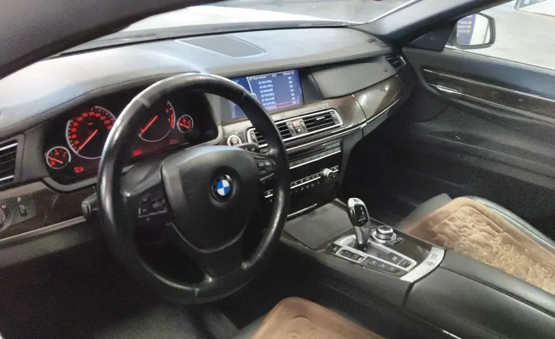 BMW 7 серии 2009 года за 9 000 000 тг. в Астана фото 5
