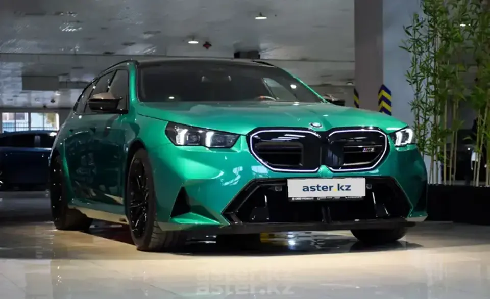 2025 BMW M5