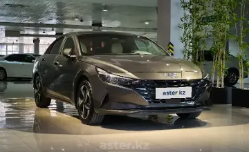 Hyundai Elantra 2022 года за 8 800 000 тг. в Алматы фото 4