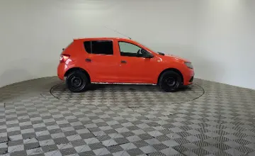 Renault Sandero 2018 года за 2 350 000 тг. в Алматы фото 4