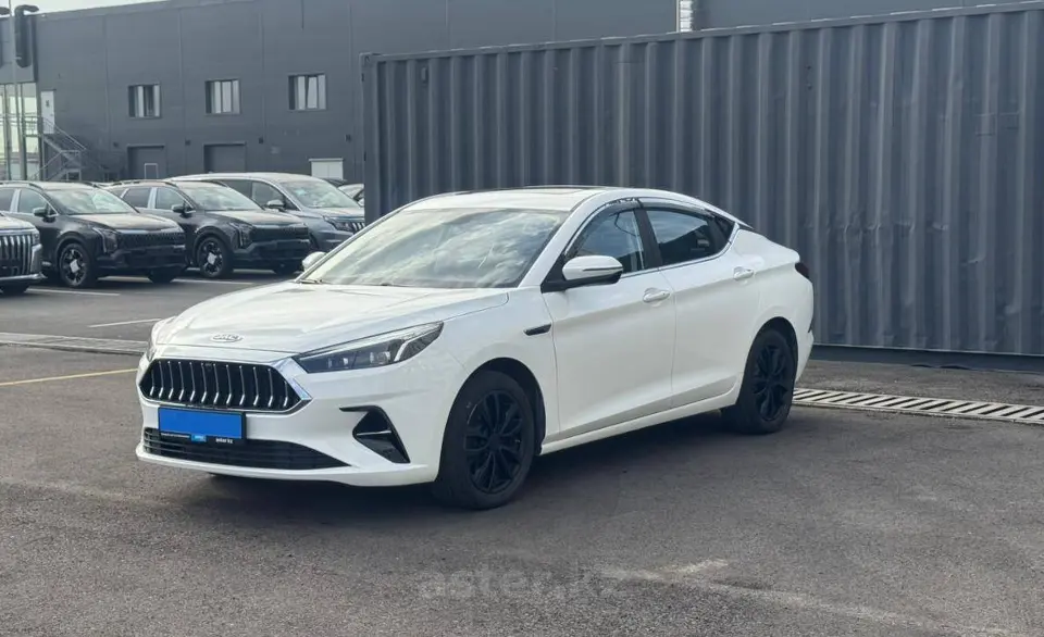 2023 JAC J7